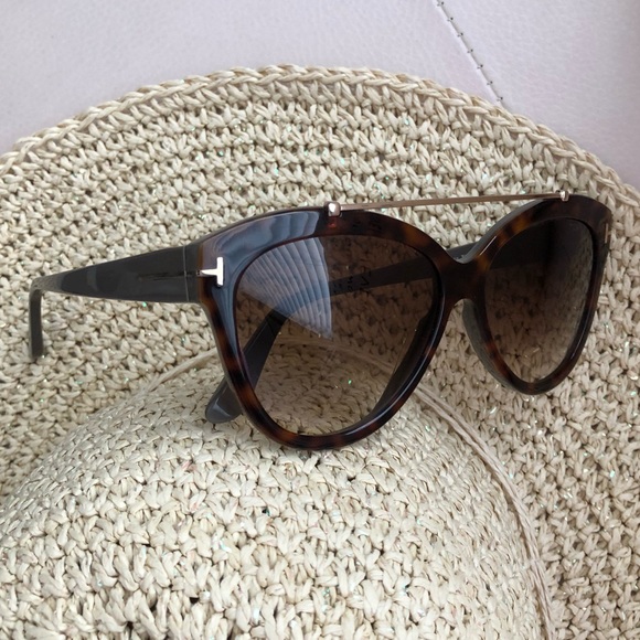 😎Tom Ford sunnies☀️ Genuine TF sunglasses 😎 - Picture 4 of 8